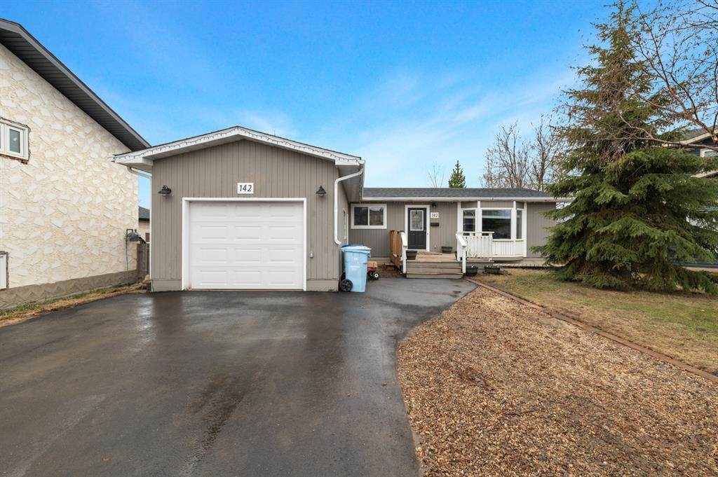 142 Clenell Bay - Photo 1
