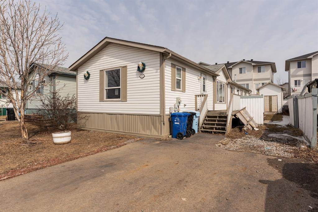 177 Mckinlay Crescent - Photo 1