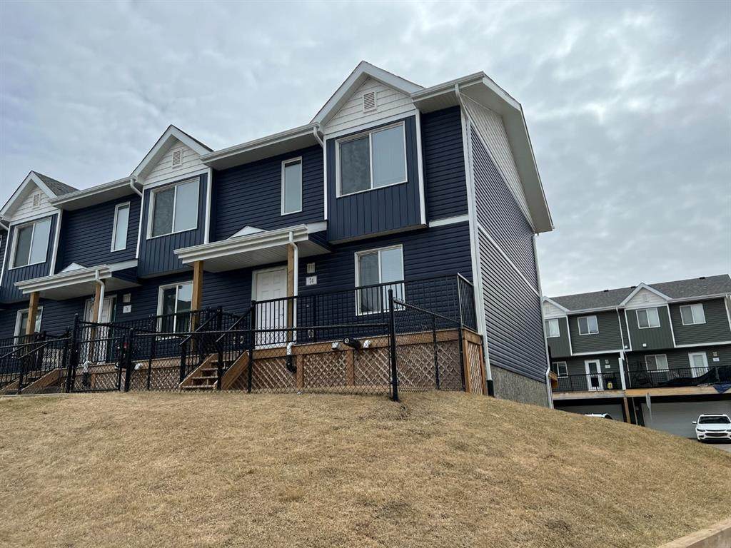 401 Athabasca Avenue - Photo 1