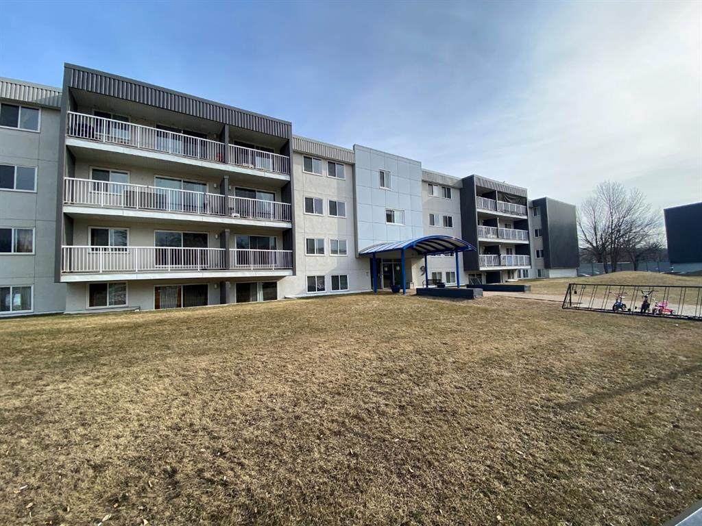 9 Clearwater Crescent - Photo 1
