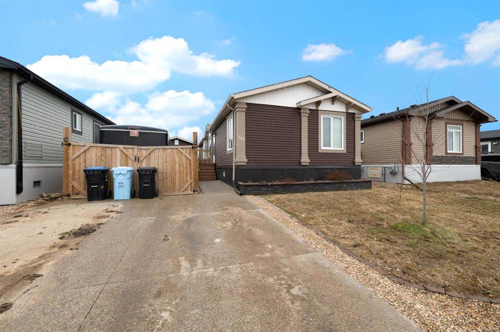 317 Mckinlay Crescent - Photo 1