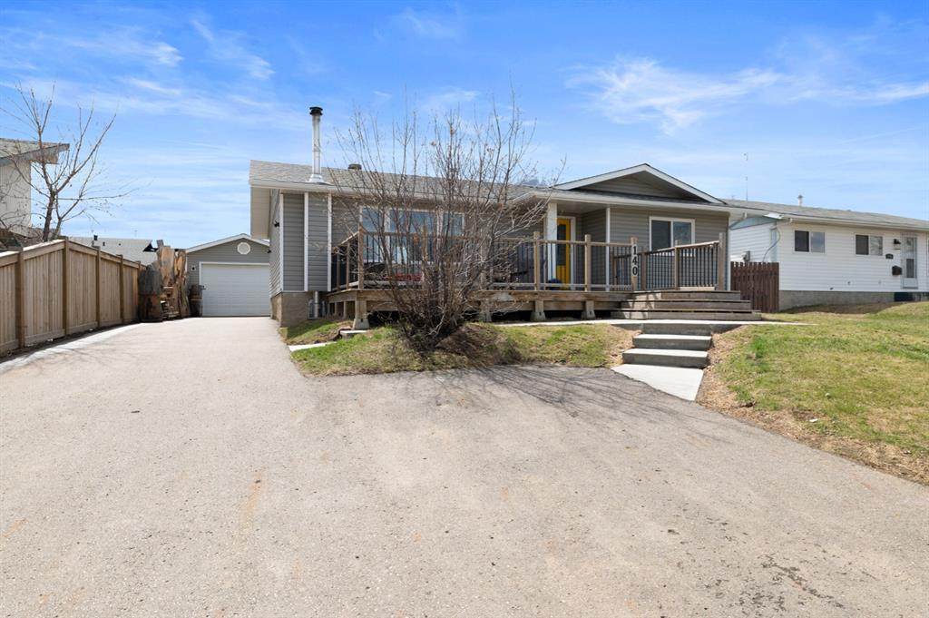 140 Beaumont Crescent - Photo 1