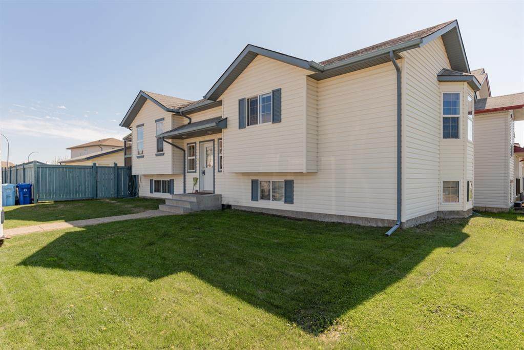 140 Archibald Close - Photo 1