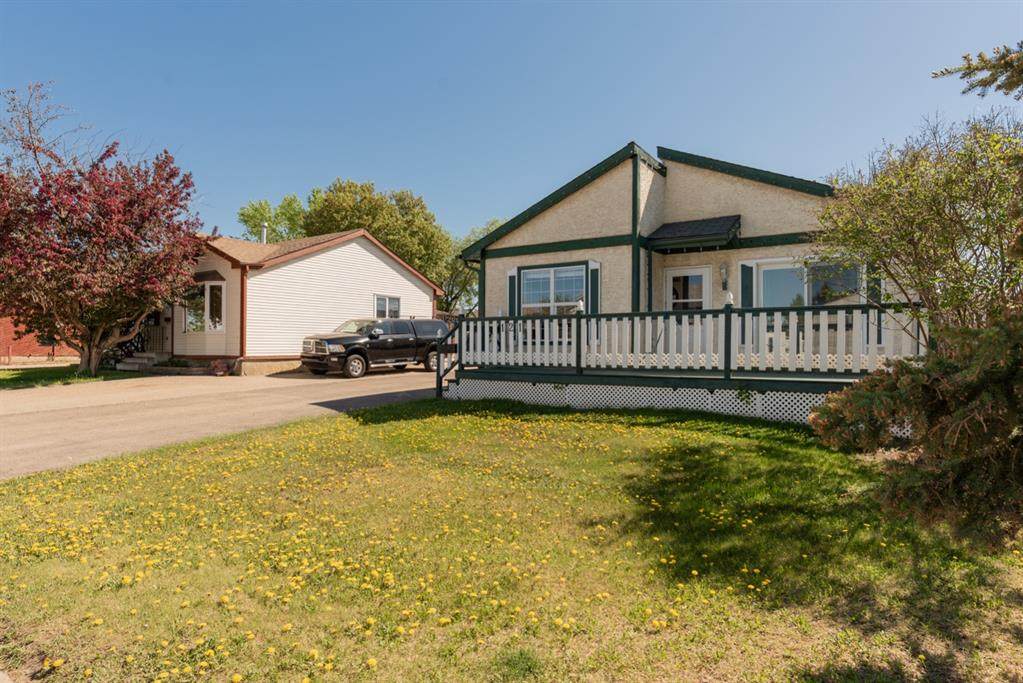 121 Fullerton Drive - Photo 1