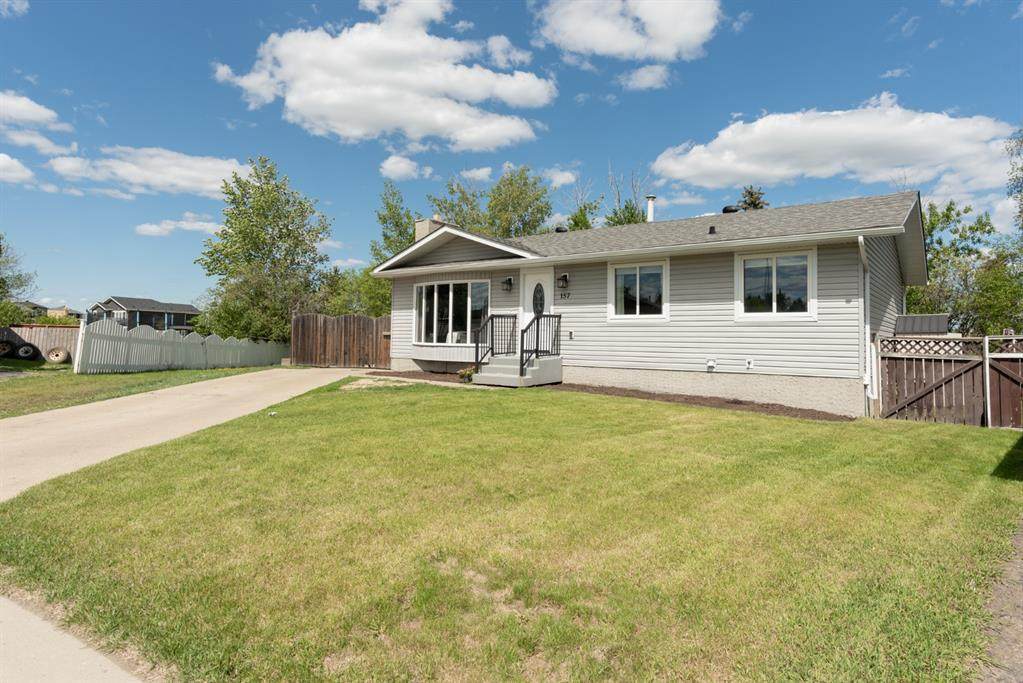 157 Beaumont Crescent - Photo 1