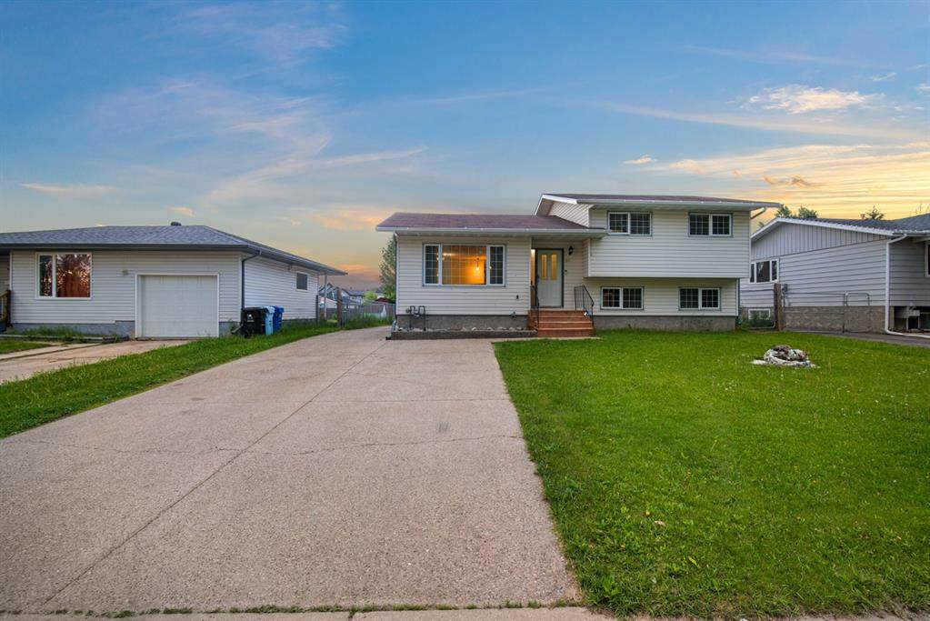 161 Hilltop Crescent - Photo 1