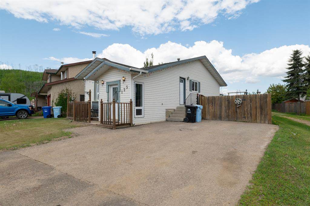 125 Grayling Crescent - Photo 1