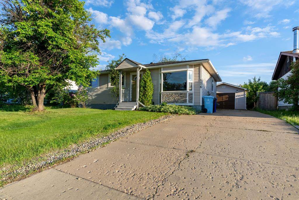 176 Wapiti Crescent - Photo 1