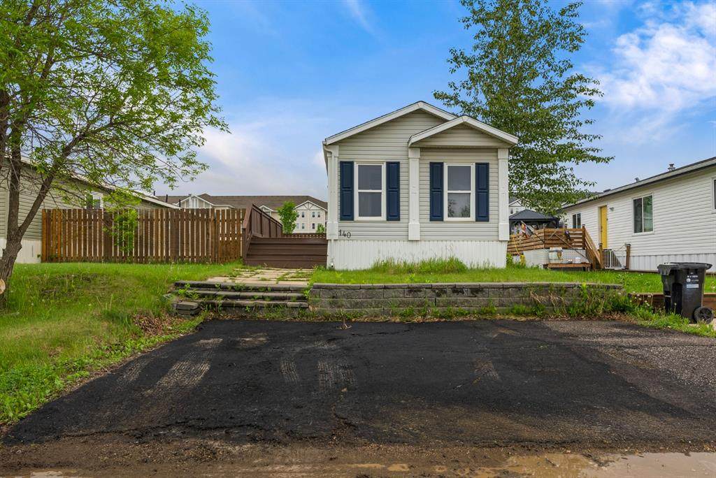 140 Clausen Crescent - Photo 1