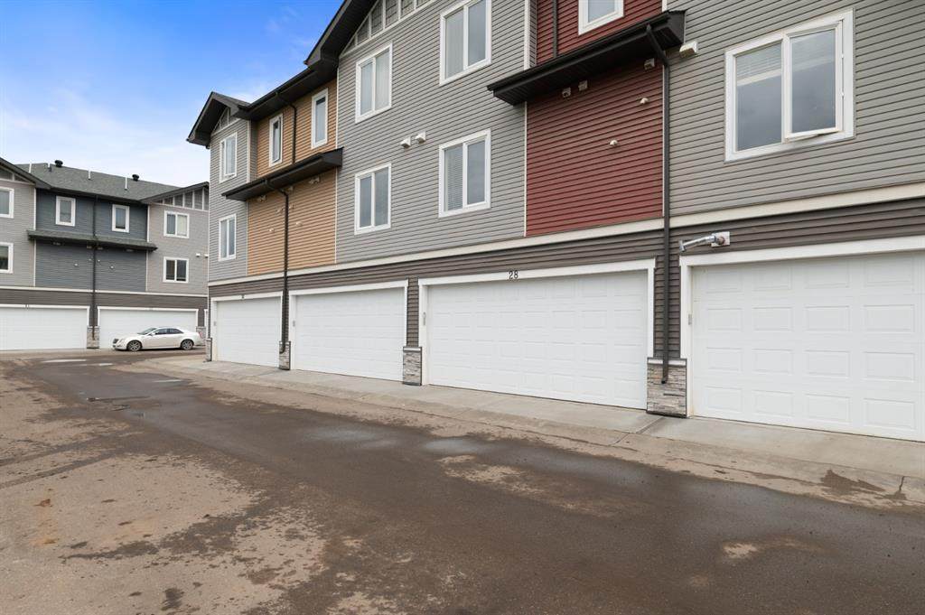141 Fontaine Crescent - Photo 1