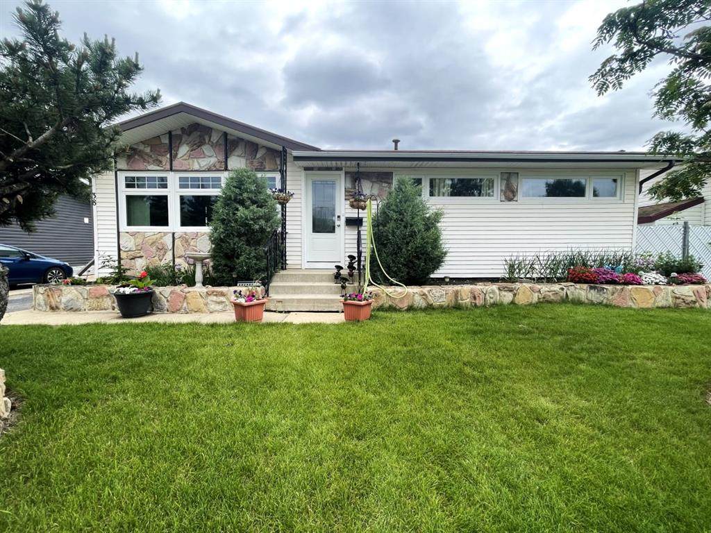 38 Bell Crescent - Photo 1