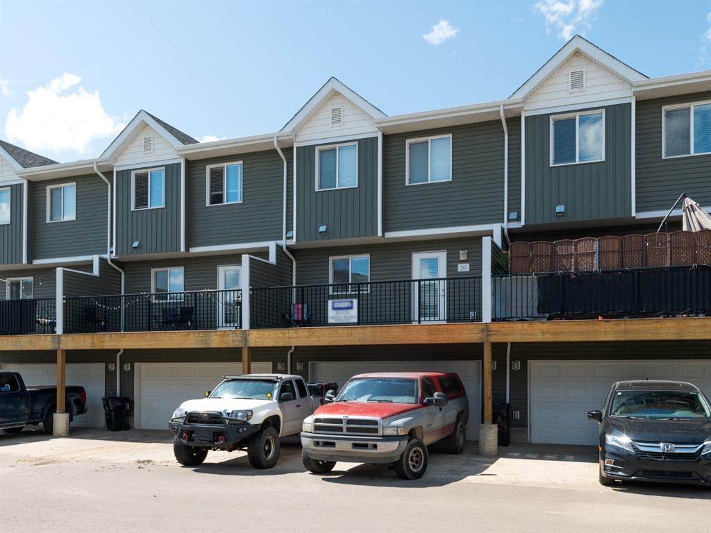 401 Athabasca Avenue - Photo 1