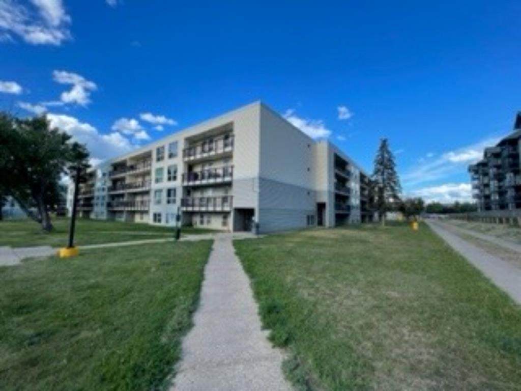 14921 Macdonald Drive - Photo 1