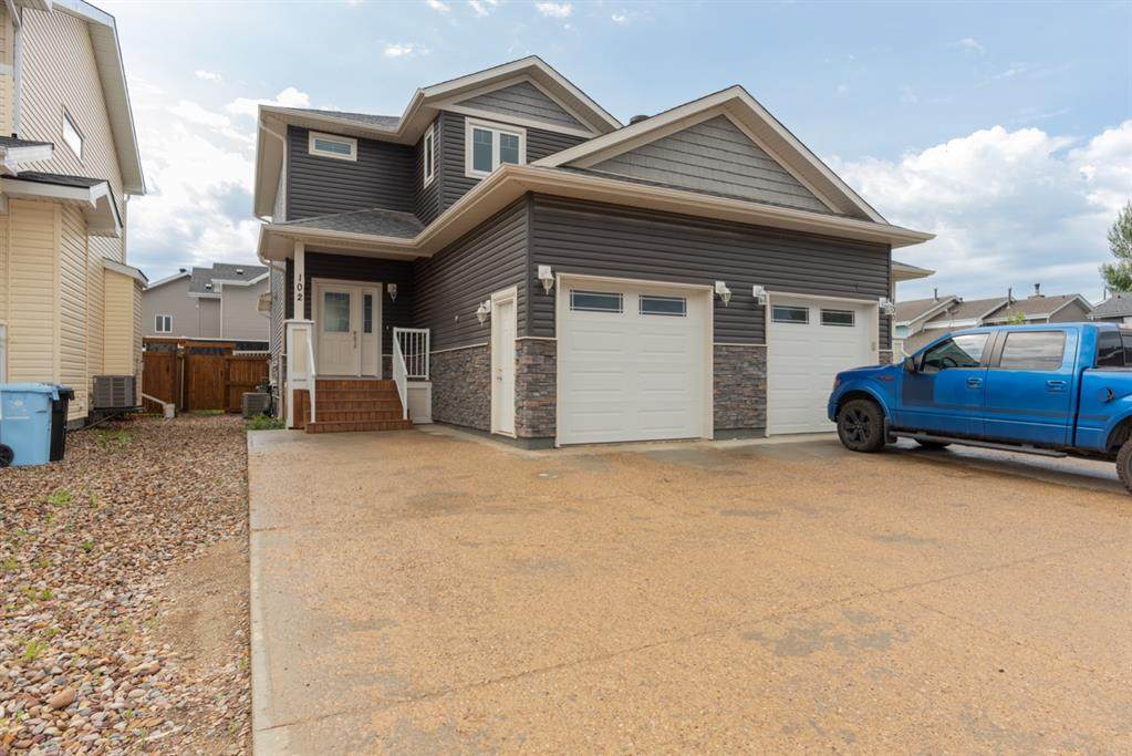 102 Athabasca Crescent - Photo 1