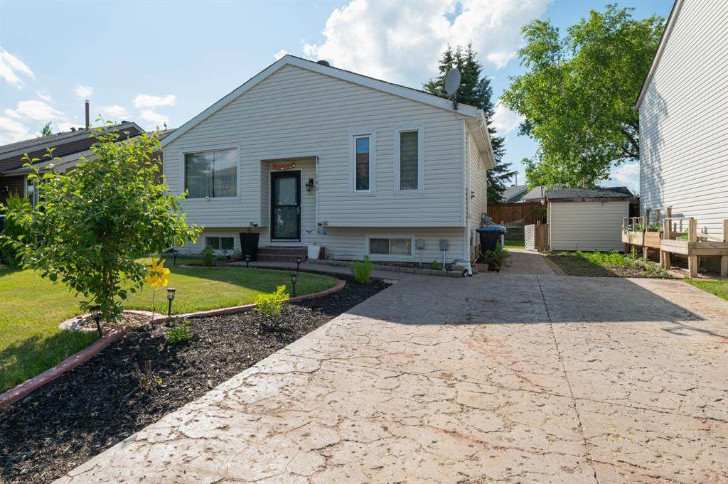 162 Bird Crescent - Photo 1