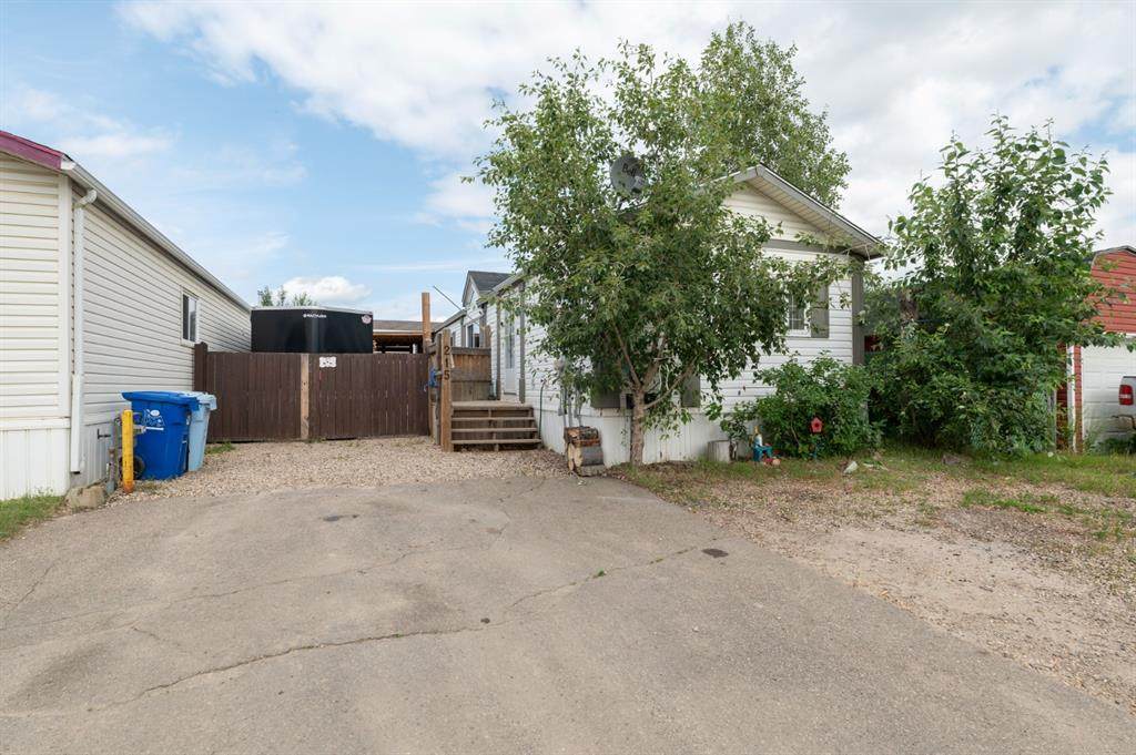 215 Grant Way - Photo 1