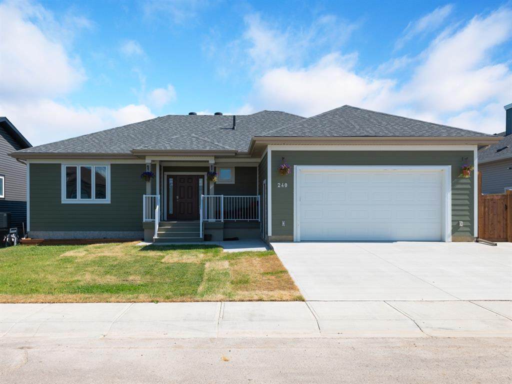 240 Beaverglen Close - Photo 1
