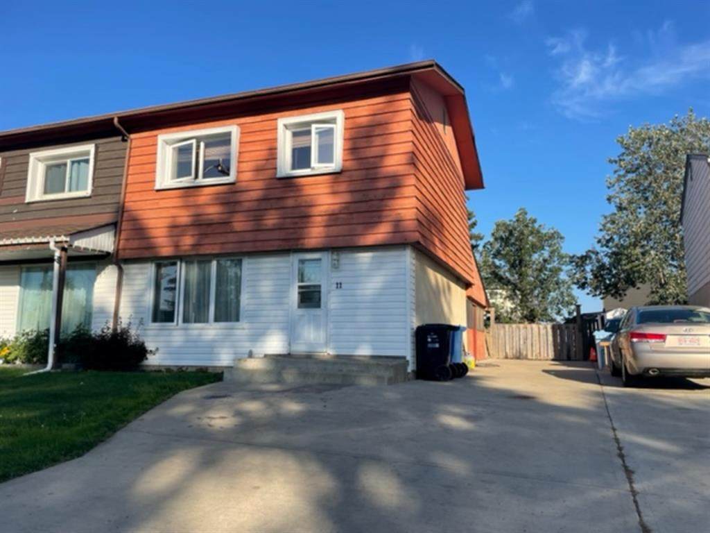 11 Pond Crescent - Photo 1