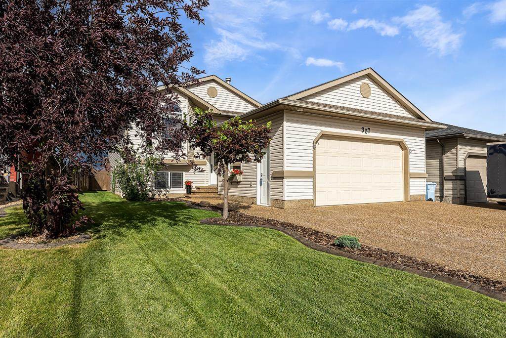 307 Pacific Crescent - Photo 1