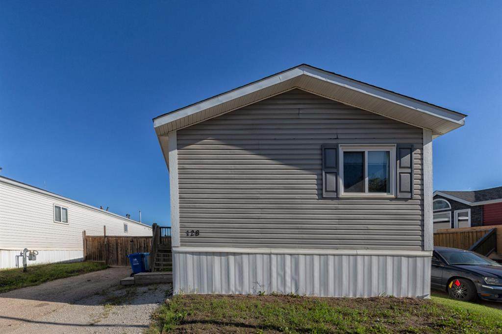 128 Gregoire Crescent - Photo 1