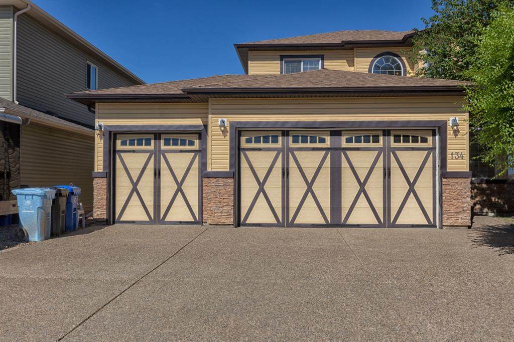 134 Mayflower Bay - Photo 1