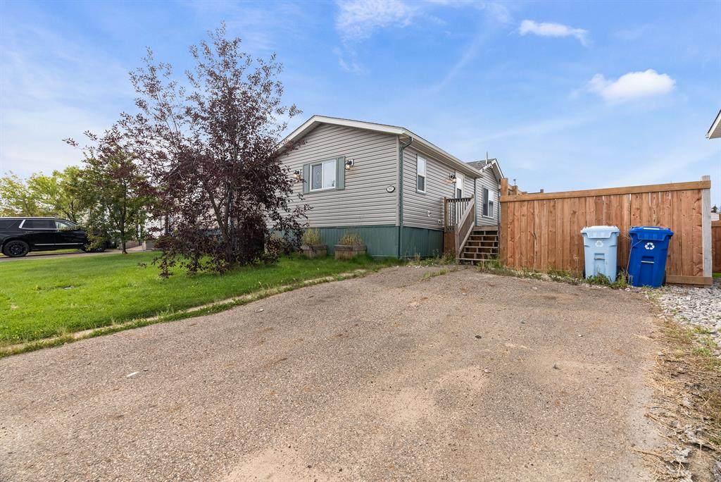 397 Mckinlay Crescent - Photo 1