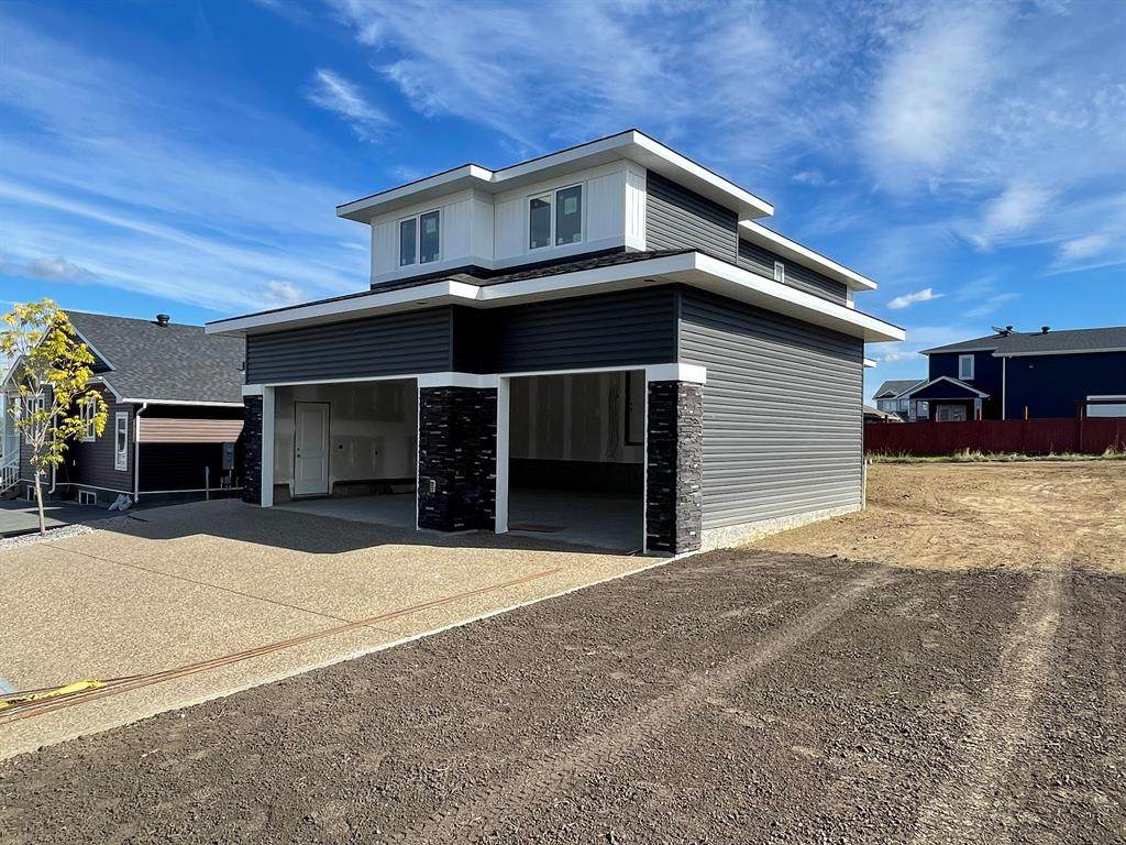 105 Beaverlodge Close - Photo 1