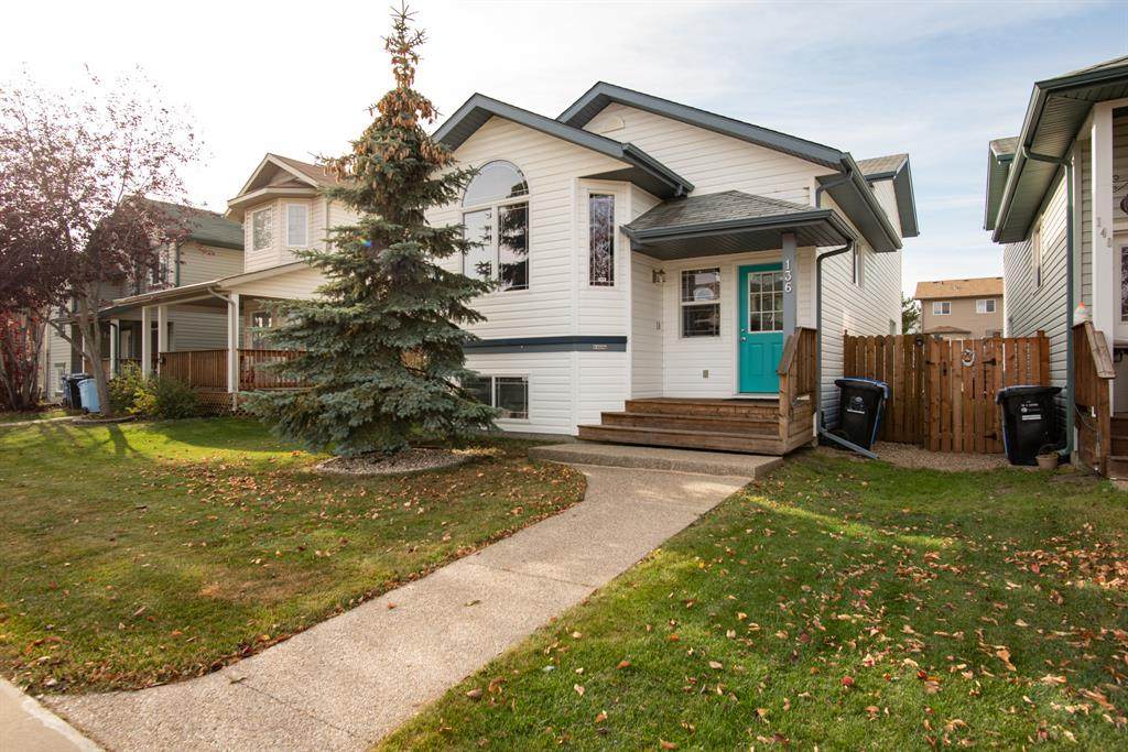 136 Paris Crescent - Photo 1