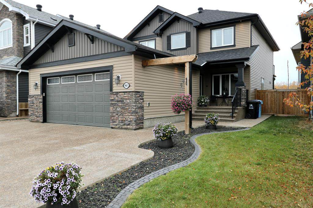 465 Walnut Crescent - Photo 1