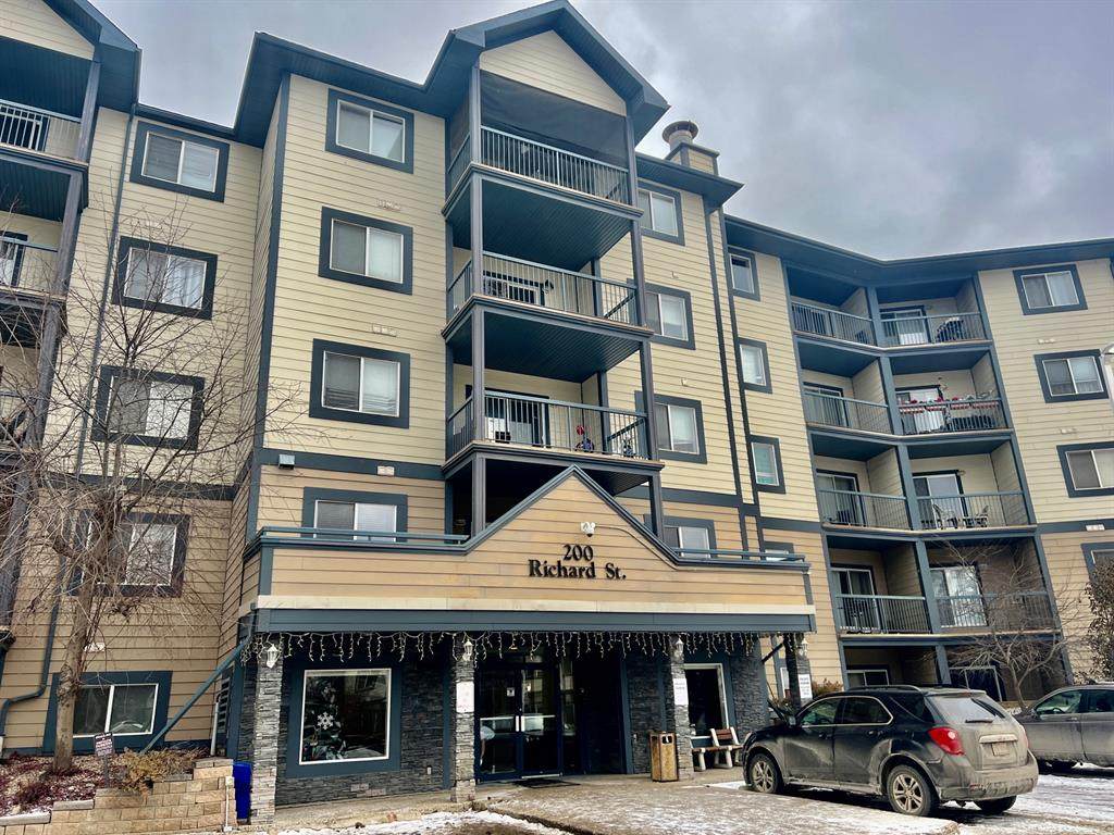 200 Richard Street - Photo 1