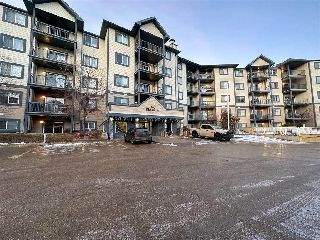 200 Richard Street - Photo 1