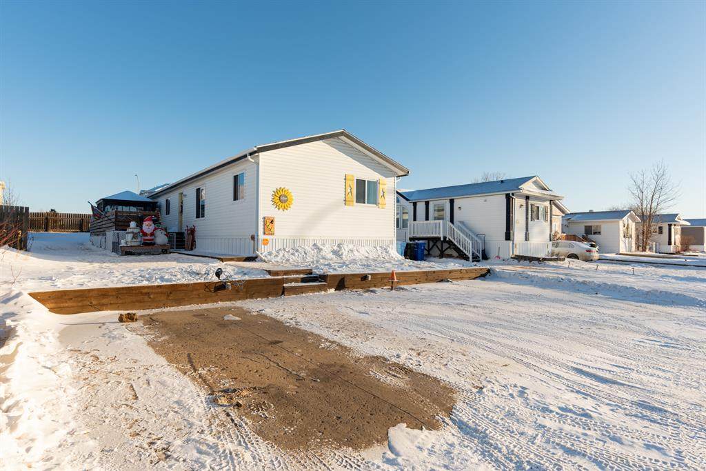 144 Clausen Crescent - Photo 1