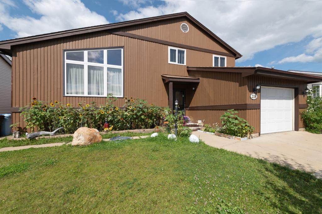 218 Leigh Crescent - Photo 1