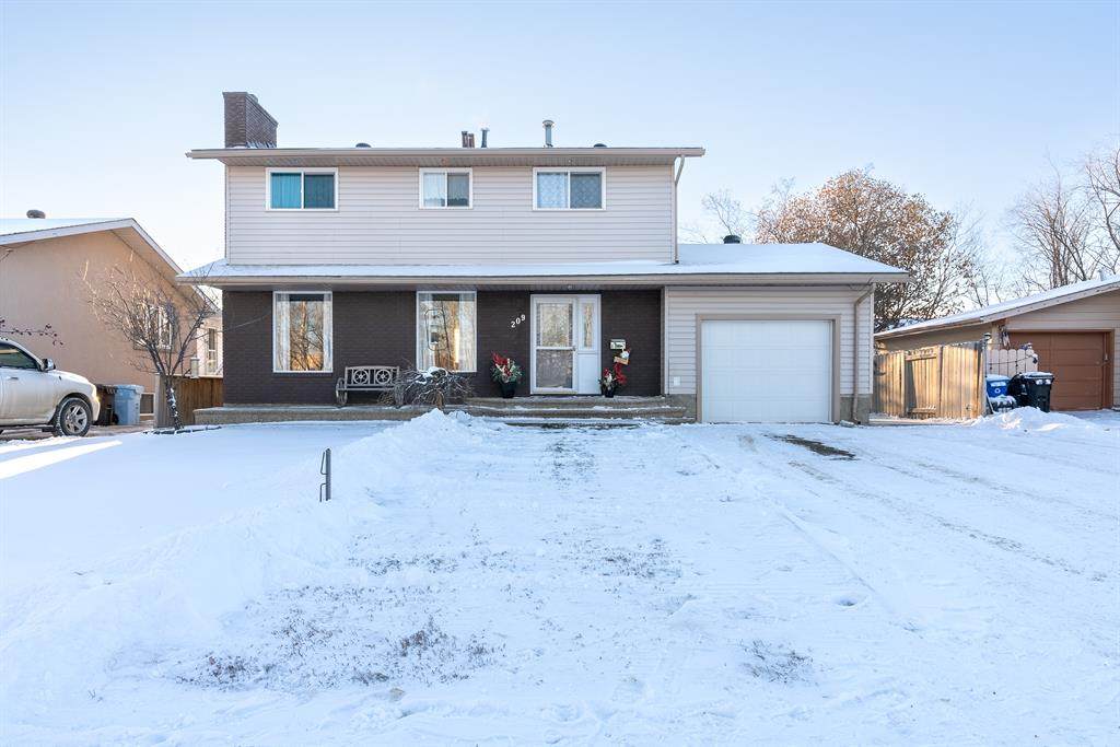 209 Hillcrest Drive - Photo 1