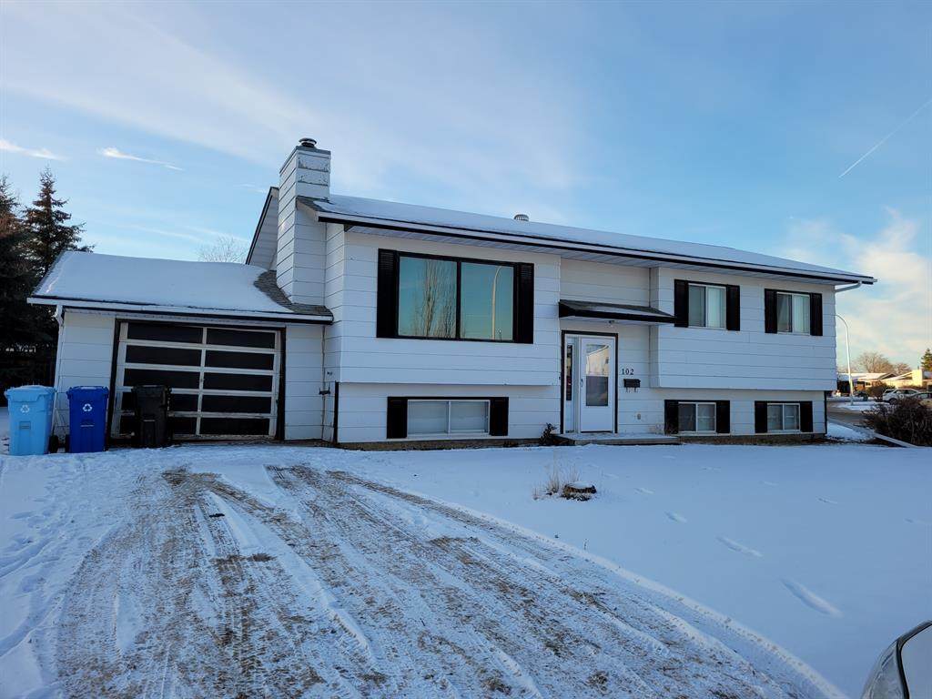 102 Farrell Crescent - Photo 1