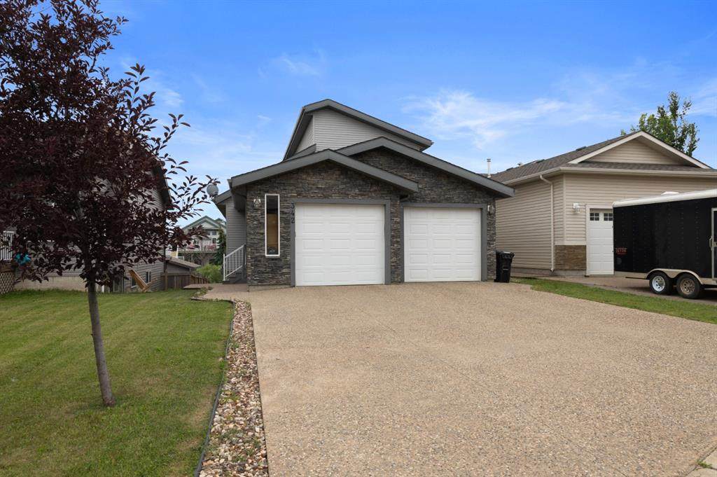342 Pacific Crescent - Photo 1