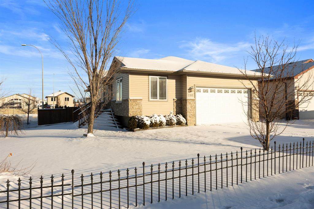 498 Pacific Crescent - Photo 1