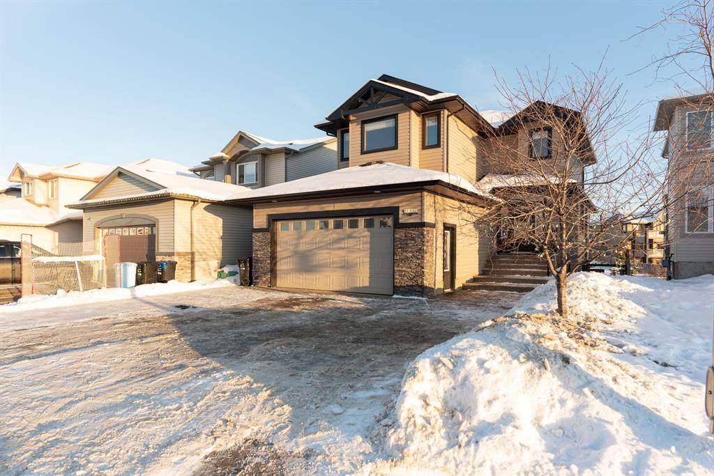146 Mayflower Crescent - Photo 1