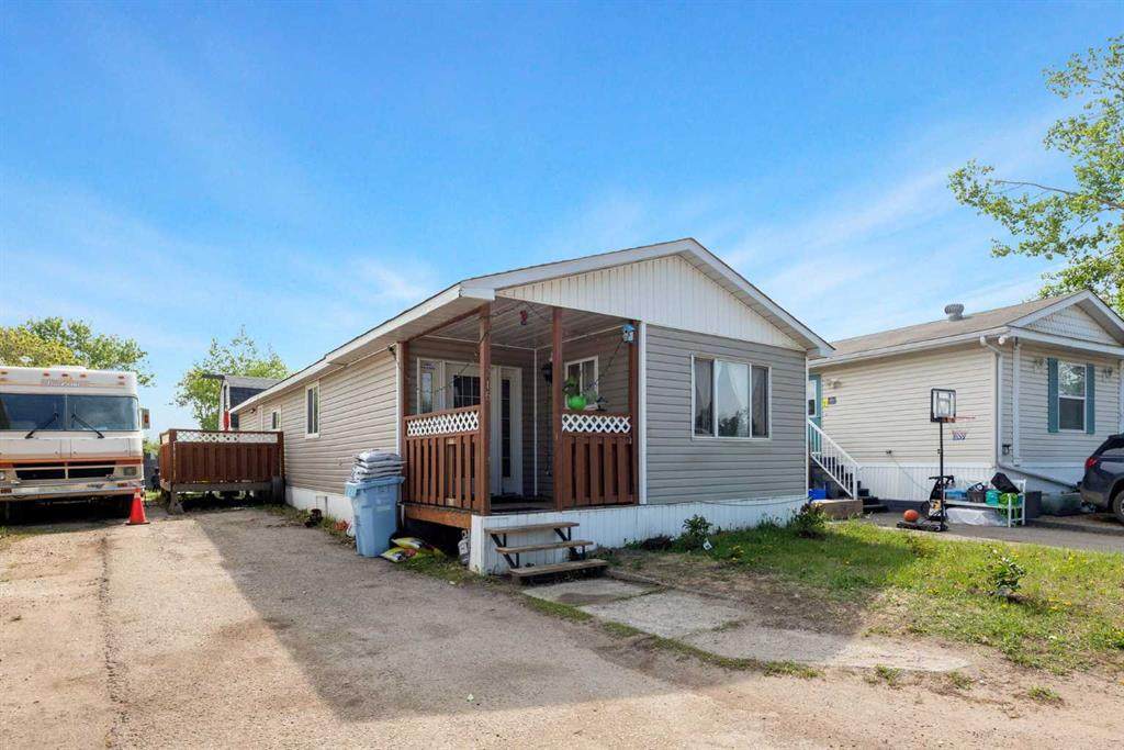 216 Grenfell Crescent - Photo 1