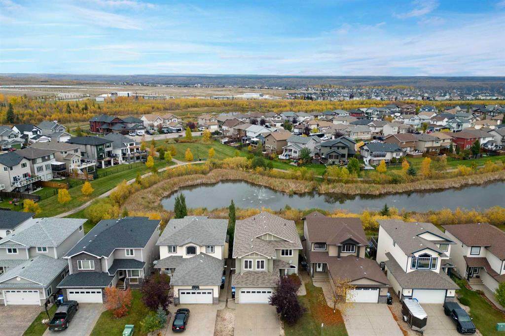 145 Fireweed Crescent - Photo 1