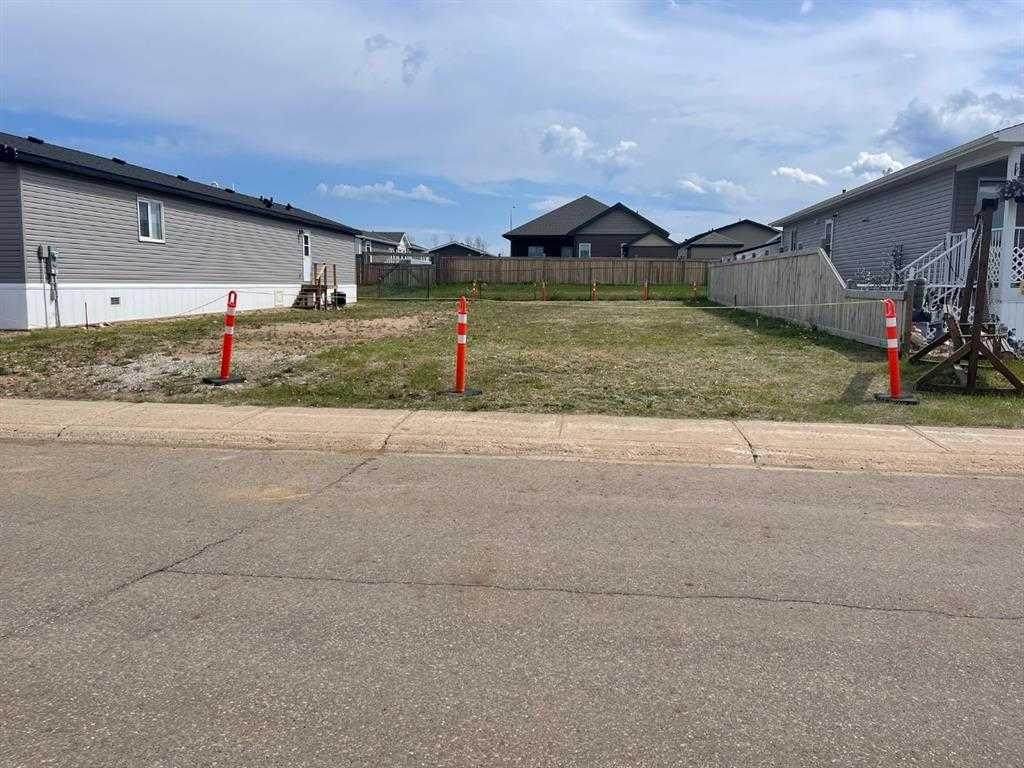 148 Beardsley Crescent - Photo 1