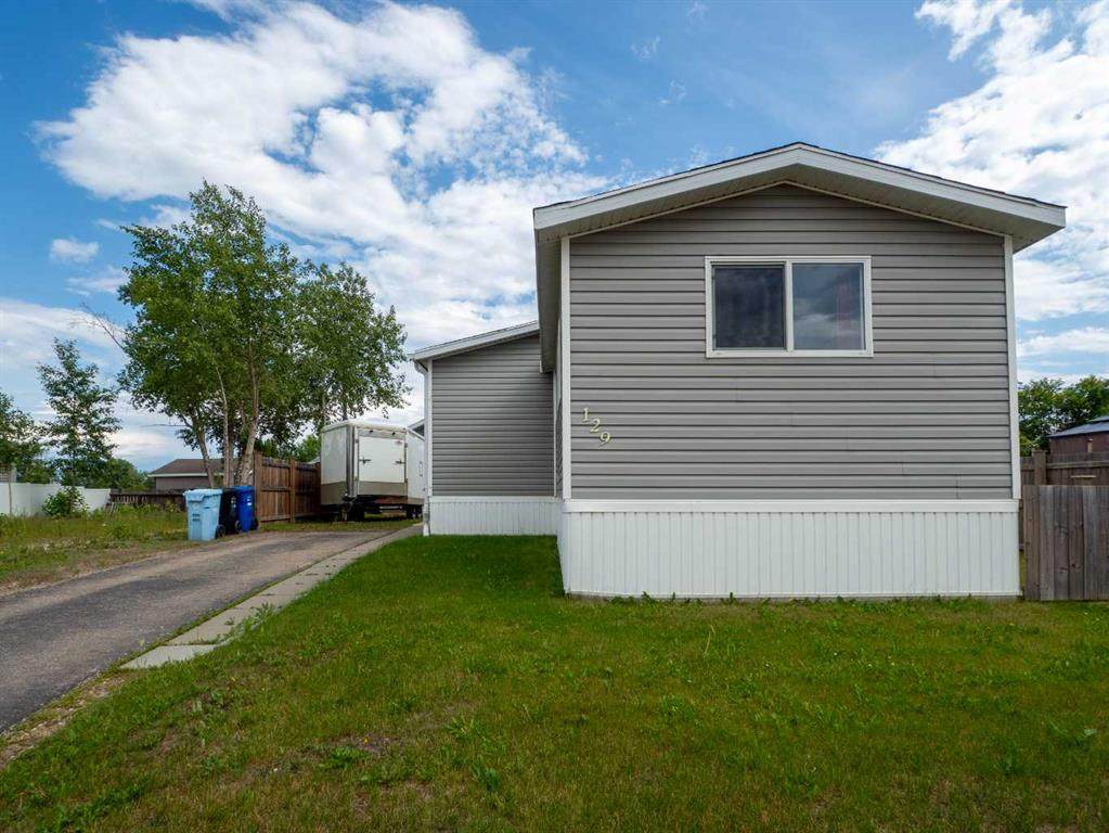 129 Grey Crescent - Photo 1