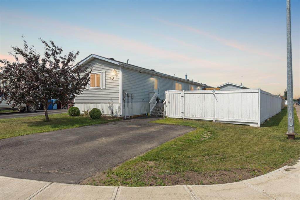 221 Harpe Way - Photo 1