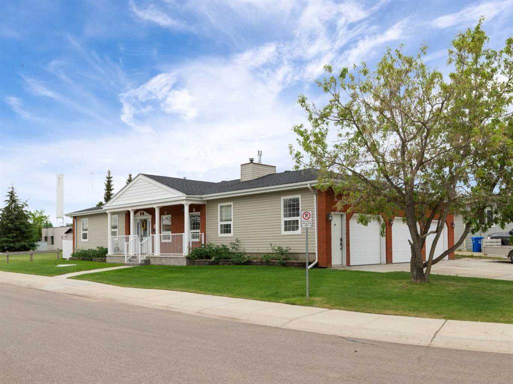 129 Caldwell Crescent - Photo 1