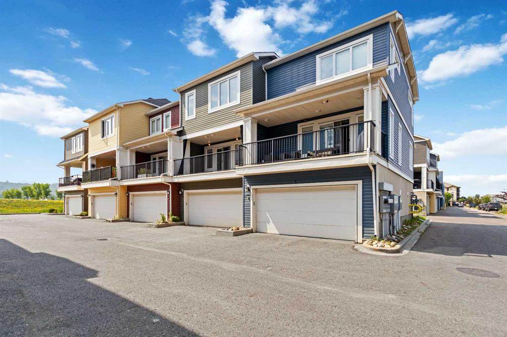 140 Fontaine Crescent - Photo 1