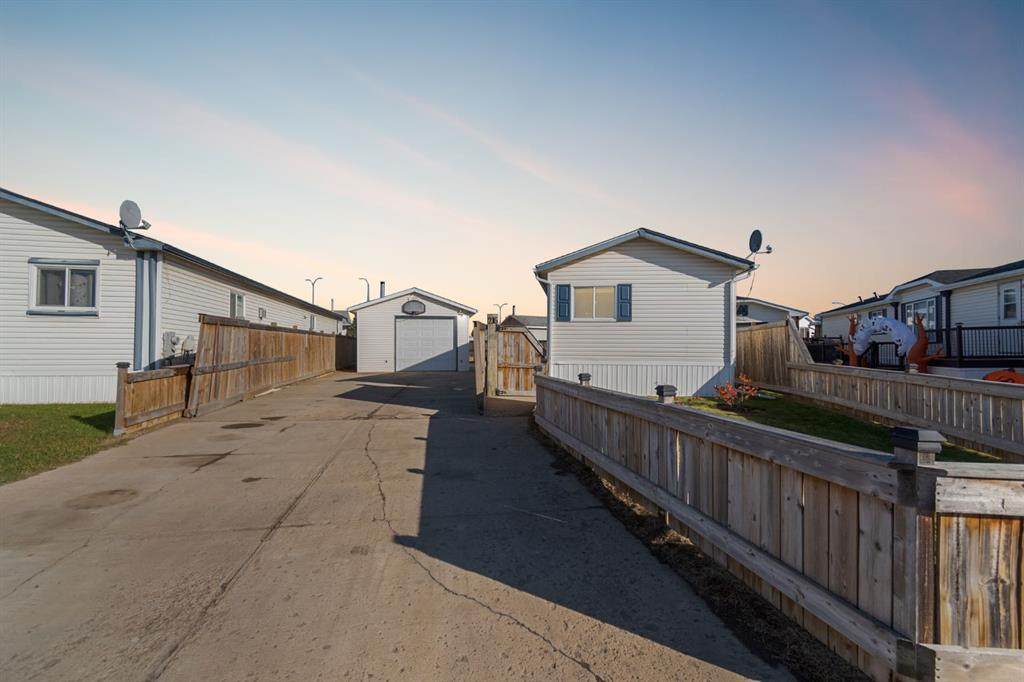 216 Palomino Close - Photo 1