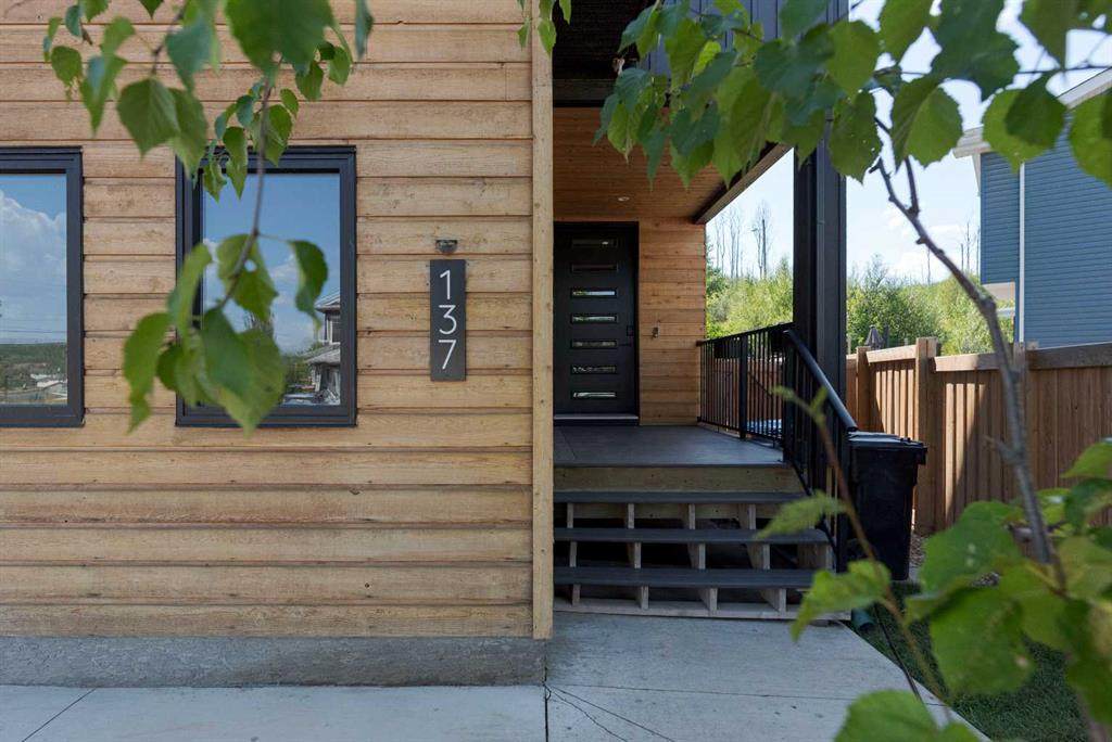 137 Pearson Drive - Photo 1