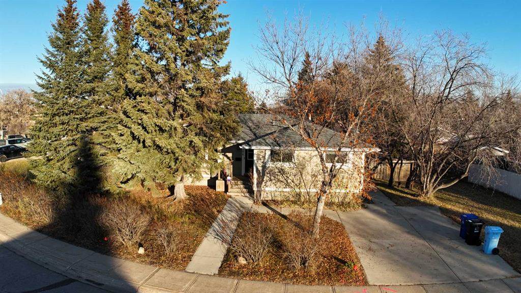 106 Hilltop Crescent - Photo 1