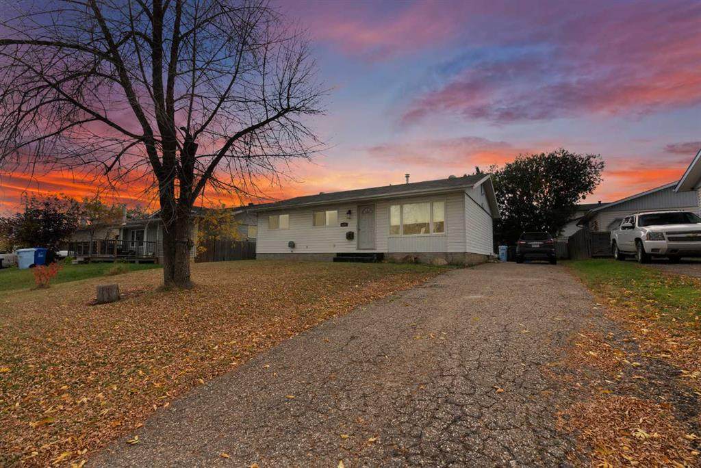 136 Beaumont Crescent - Photo 1