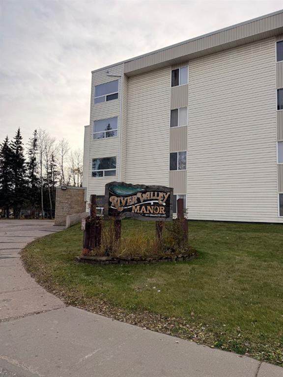 111 Charles Avenue - Photo 1